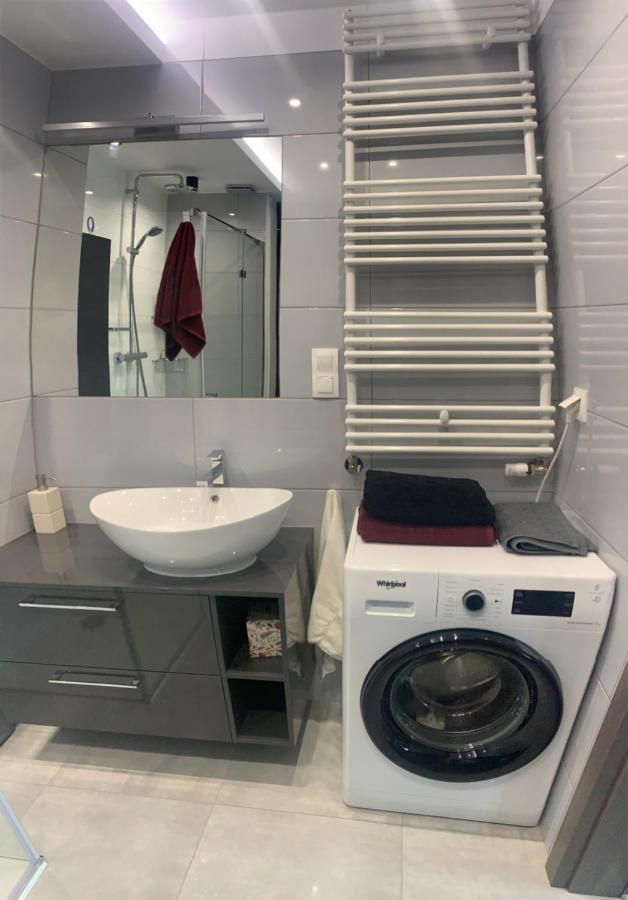 Klimatyzowany Apartament Z Miejscem Garazowym กอร์ซุฟเวียลคอปอลสกี ภายนอก รูปภาพ