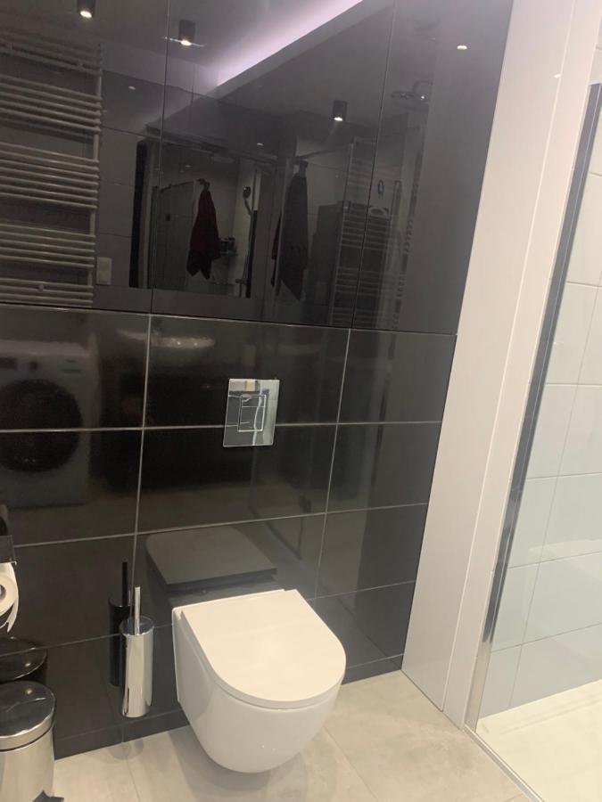 Klimatyzowany Apartament Z Miejscem Garazowym กอร์ซุฟเวียลคอปอลสกี ภายนอก รูปภาพ